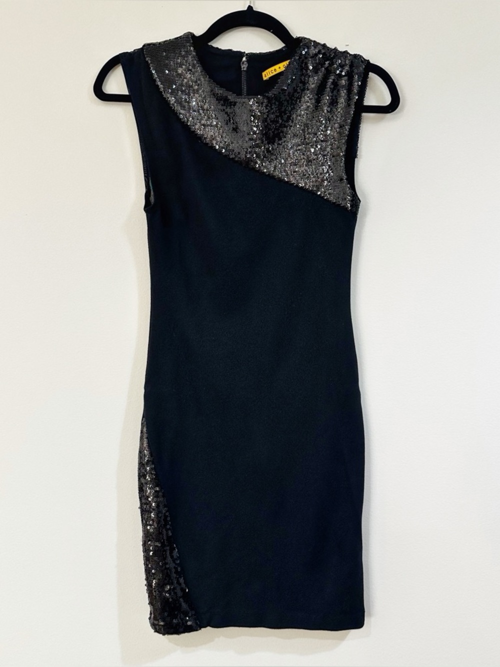 Alice+Olivia Black Bristol Sequin Mini Dress Size Small - Picture 2 of 9
